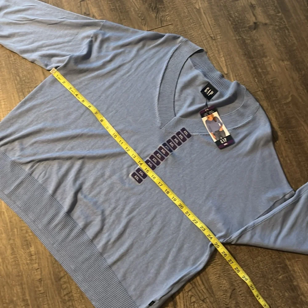 GAP English Manor V-Neck Knit - Picture 13 of 16